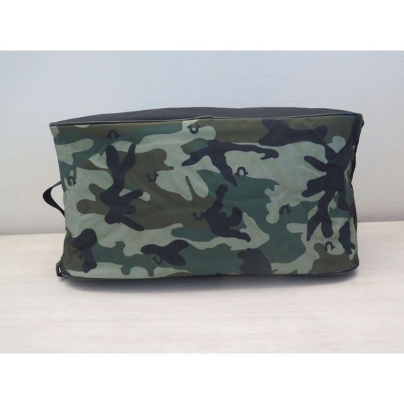 True Religion TR101809 Unisex Medium Camo Tulo Duffle Gym Bag $99 - Picture 2 of 12